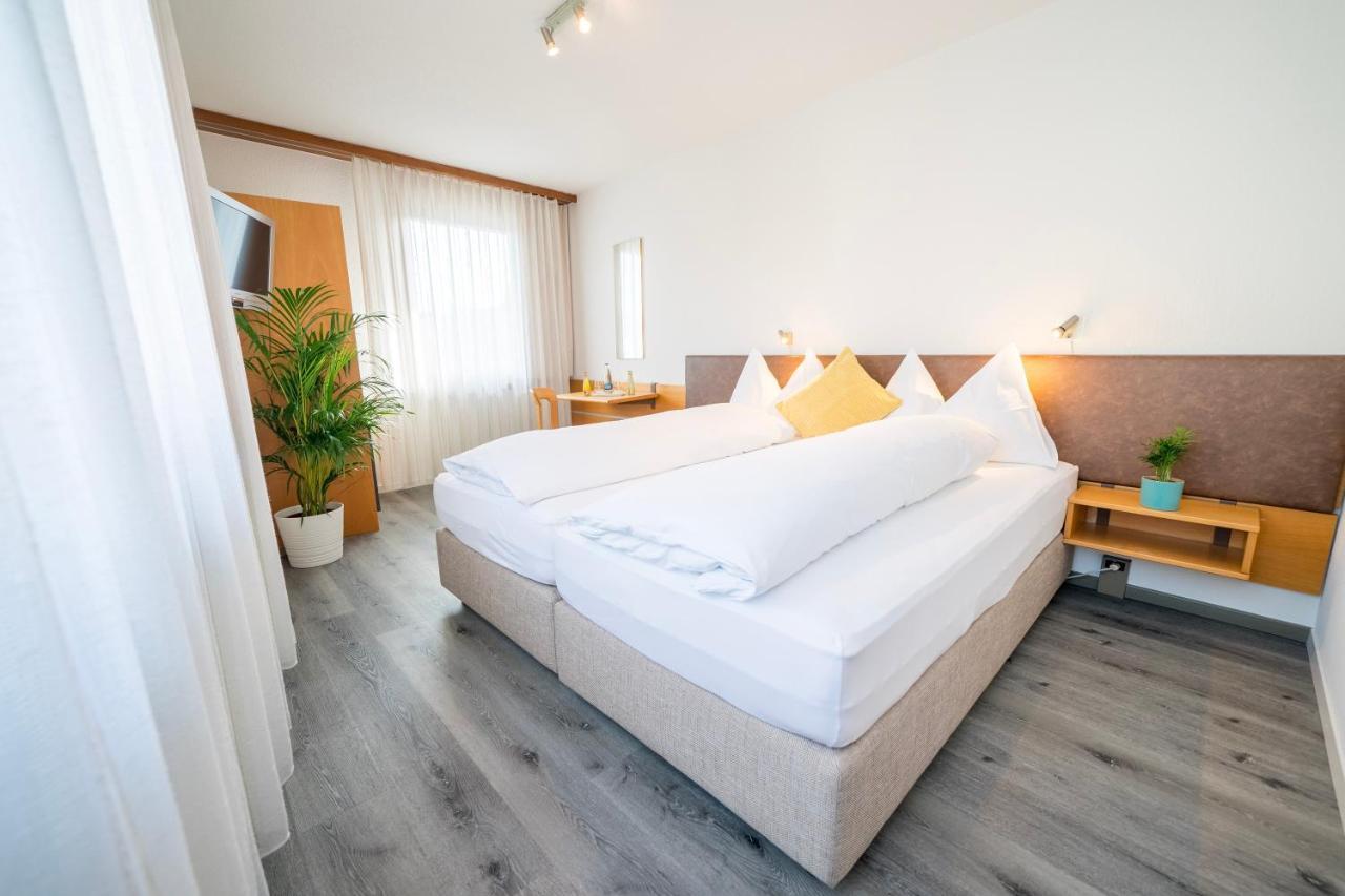 Hotel Sonne - Self Check-In Schwarzenburg Bagian luar foto